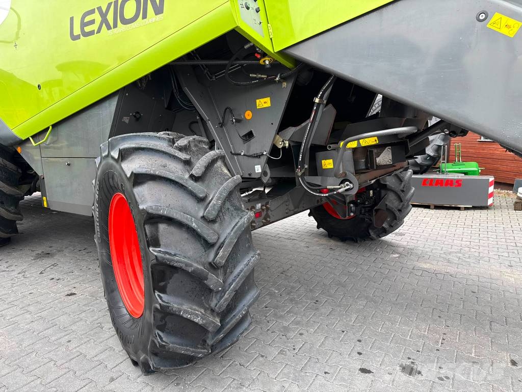 CLAAS Lexion 670 Θεριζοαλωνιστικές μηχανές