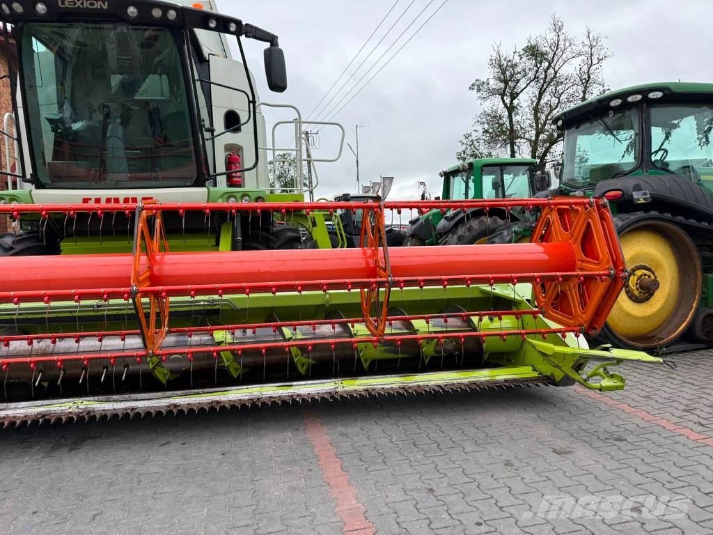CLAAS Lexion 670 Θεριζοαλωνιστικές μηχανές