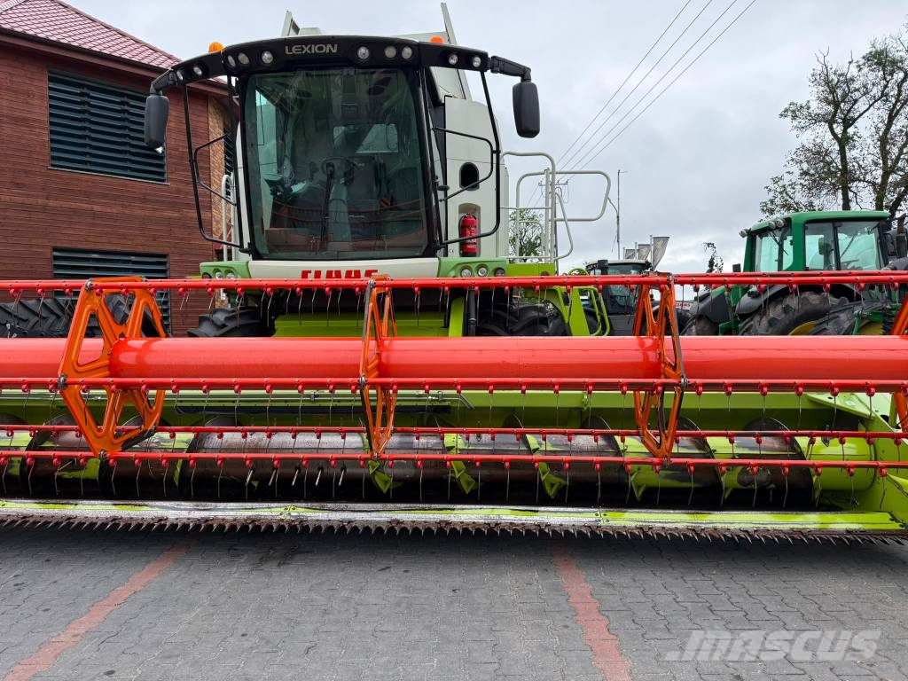CLAAS Lexion 670 Θεριζοαλωνιστικές μηχανές