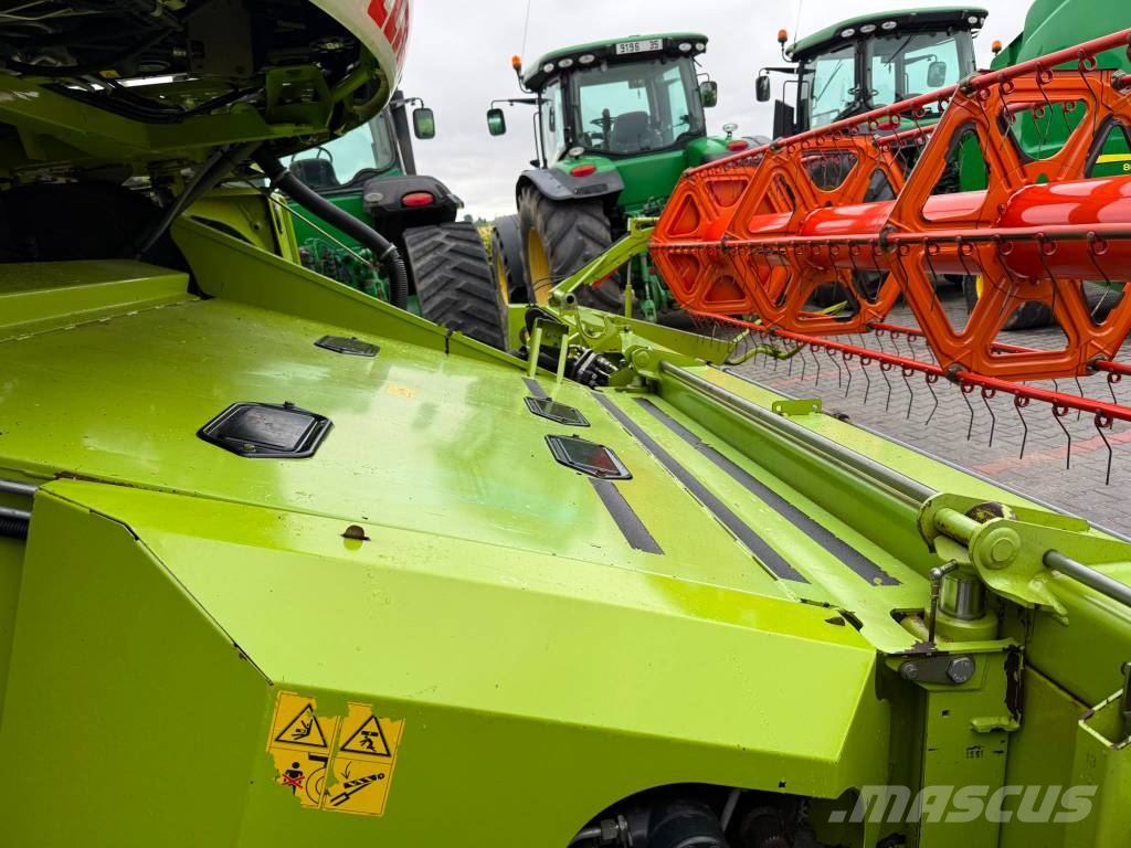 CLAAS Lexion 670 Θεριζοαλωνιστικές μηχανές
