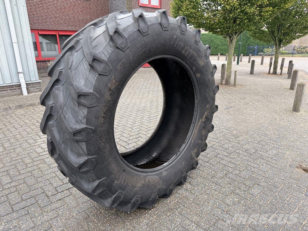 Trelleborg 650/65R42 TM800 Rehvid, rattad ja veljed
