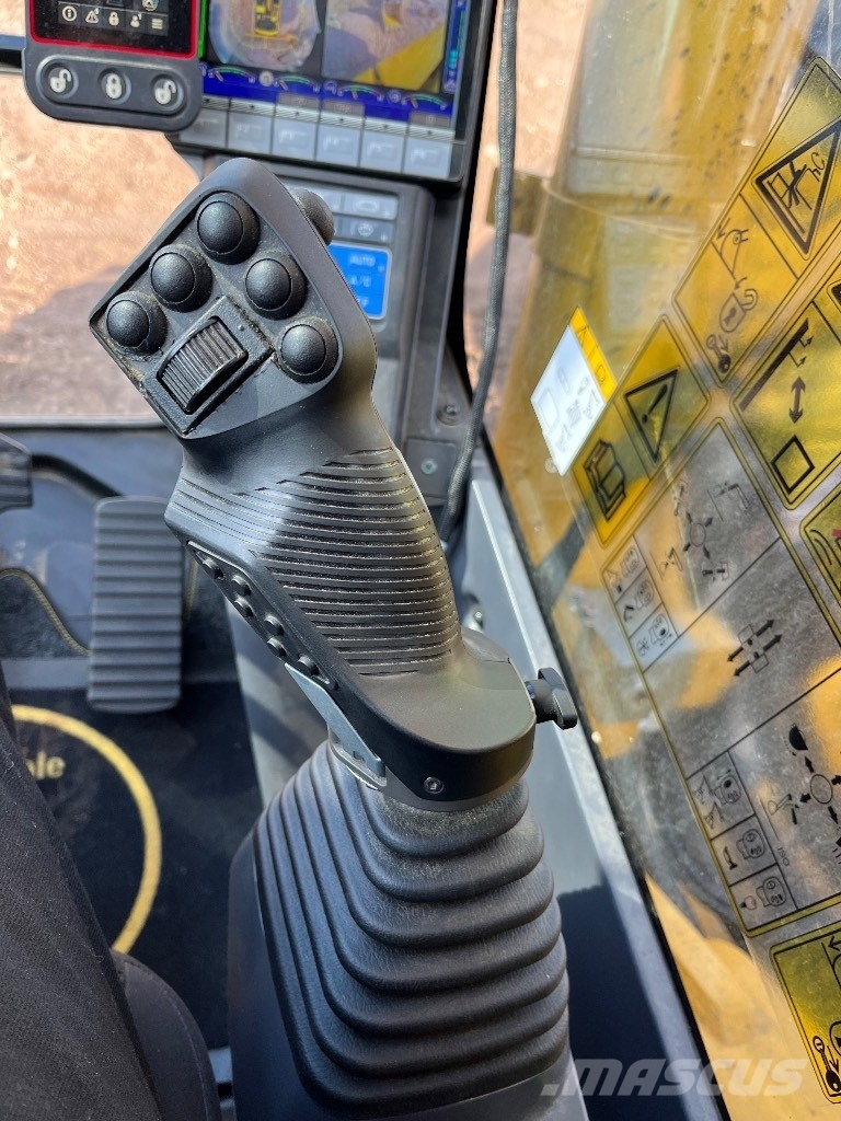 Komatsu HB 365LC-3E0 Escavatori cingolati