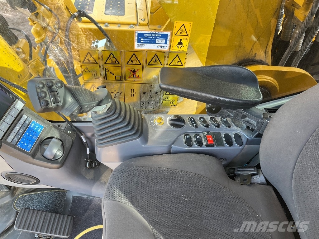 Komatsu HB 365LC-3E0 Escavatori cingolati