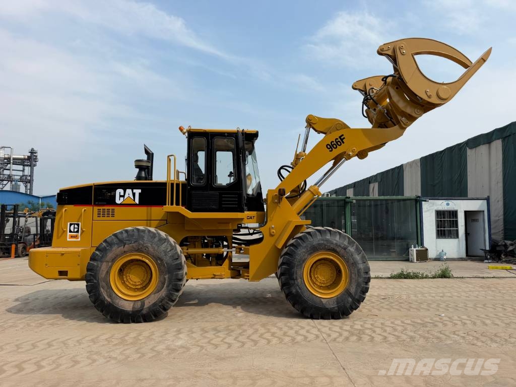 CAT 966F Kolesni nakladalci