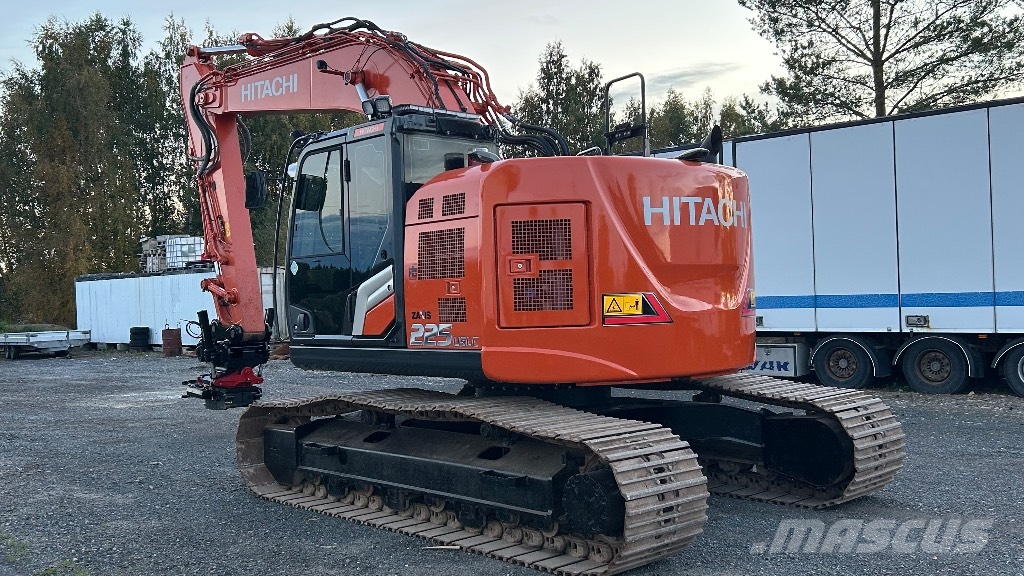Hitachi ZX 225 USLC-7 Escavadoras de rastos