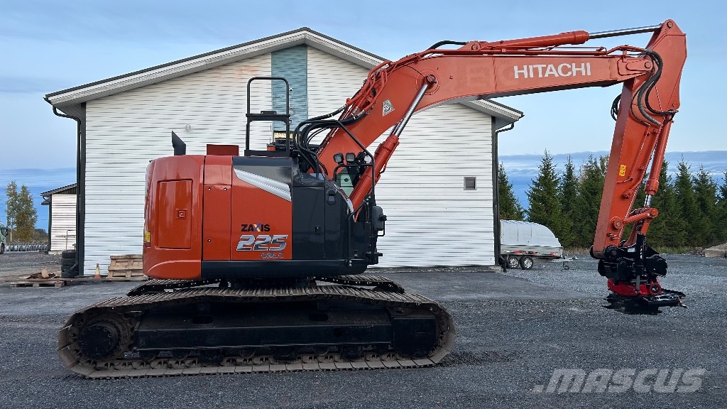 Hitachi ZX 225 USLC-7 Escavadoras de rastos