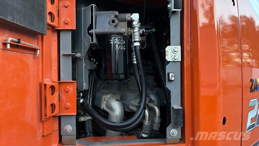 Hitachi ZX 225 USLC-7 Escavadoras de rastos