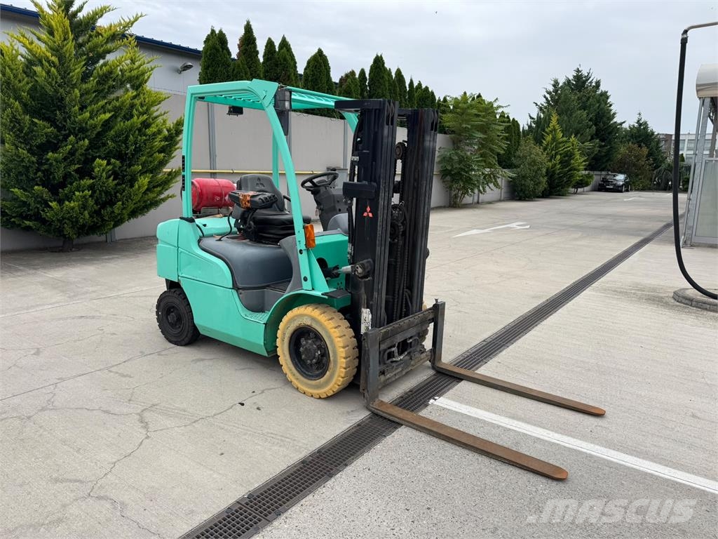 Mitsubishi FG25N LPG forklifts