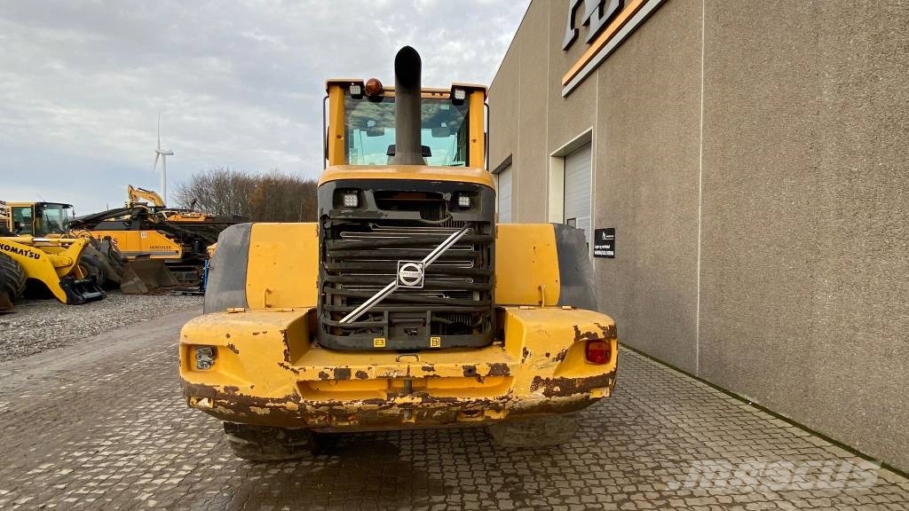 Volvo L 120 F Wielladers