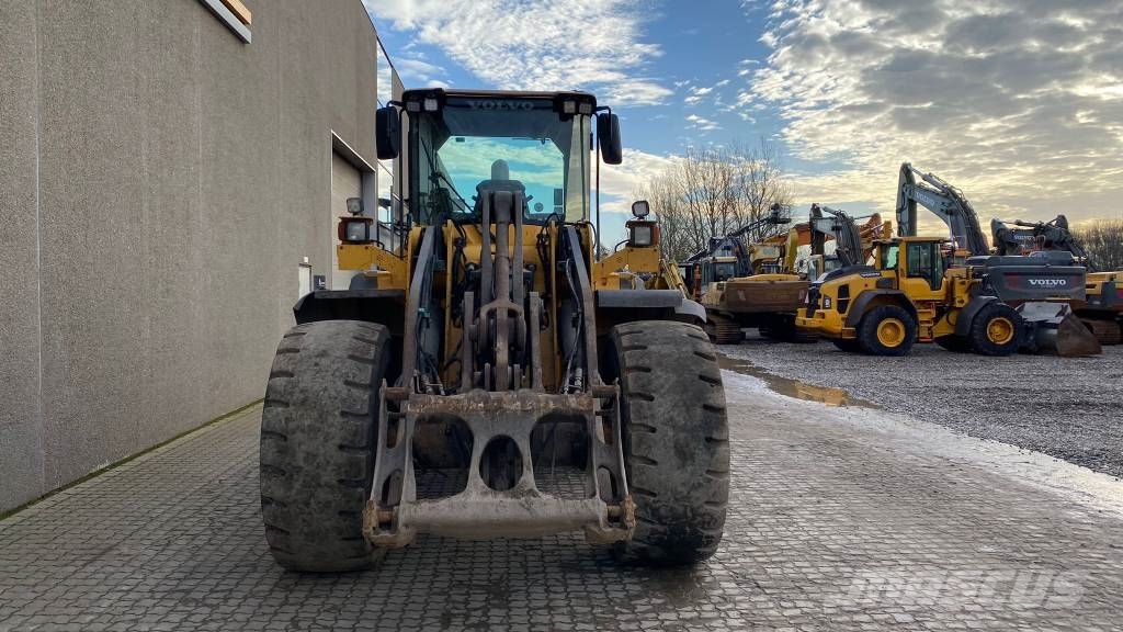 Volvo L 120 F Wielladers
