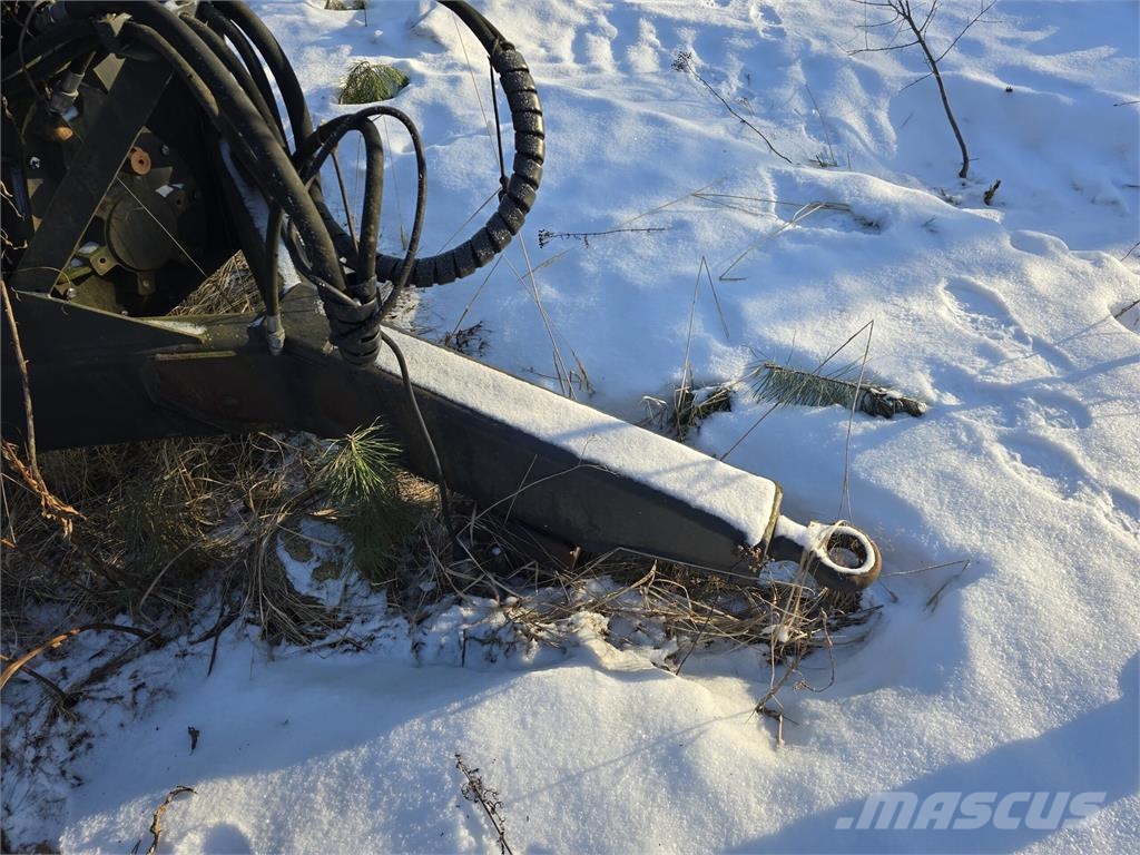  Telivetoinen maansiirtokärry 傾卸式拖車
