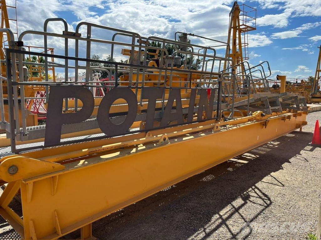 Potain MD560B Tower cranes