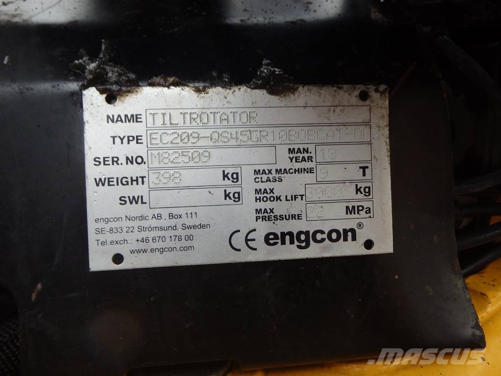 Bobcat E 85 Engcon + pihdit حفارات وسط 7 طن - 12 طن