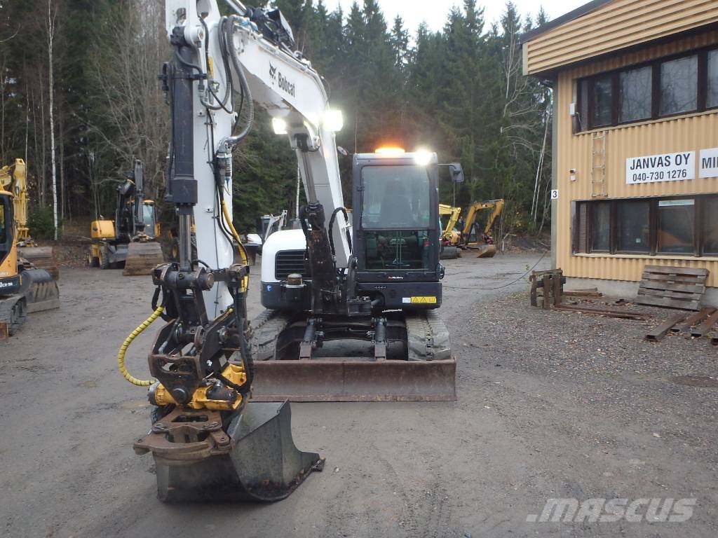 Bobcat E 85 Engcon + pihdit حفارات وسط 7 طن - 12 طن