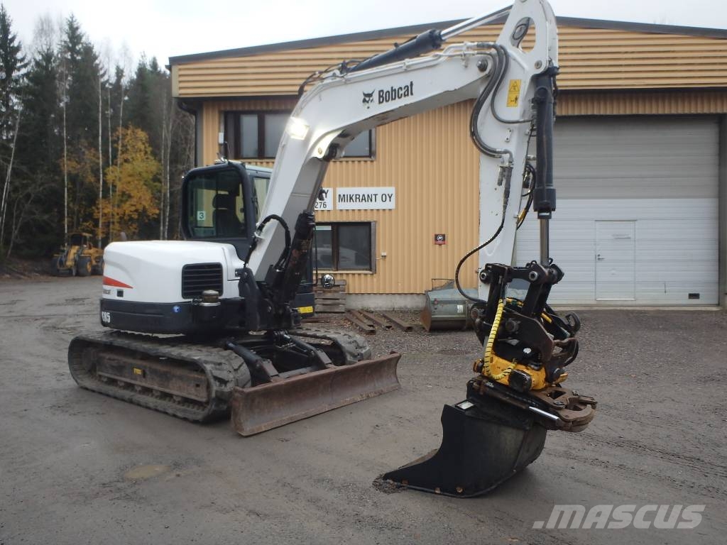 Bobcat E 85 Engcon + pihdit حفارات وسط 7 طن - 12 طن