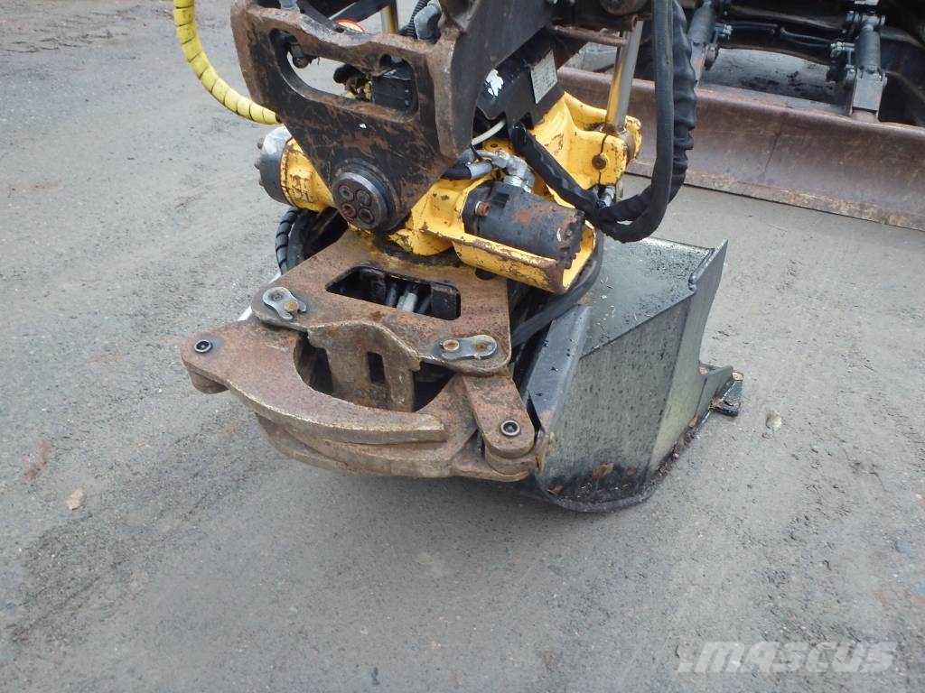Bobcat E 85 Engcon + pihdit حفارات وسط 7 طن - 12 طن