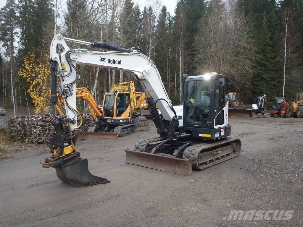Bobcat E 85 Engcon + pihdit حفارات وسط 7 طن - 12 طن