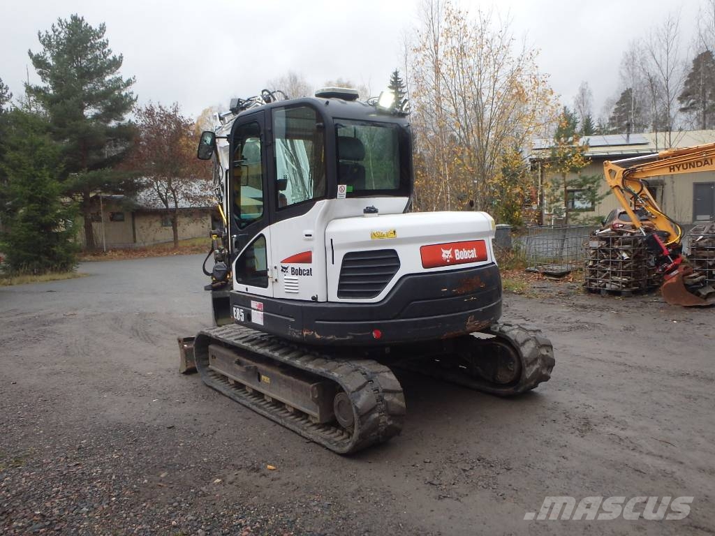 Bobcat E 85 Engcon + pihdit حفارات وسط 7 طن - 12 طن