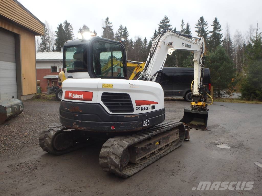 Bobcat E 85 Engcon + pihdit حفارات وسط 7 طن - 12 طن