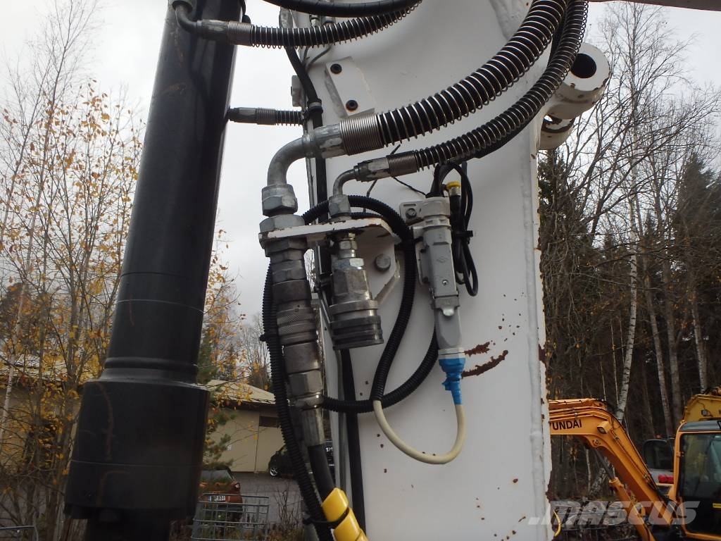 Bobcat E 85 Engcon + pihdit حفارات وسط 7 طن - 12 طن