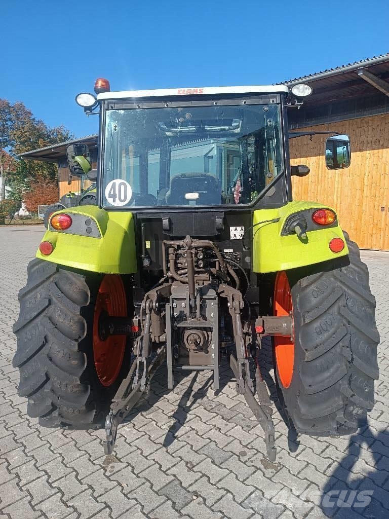 CLAAS Axos 330 CX Traktori