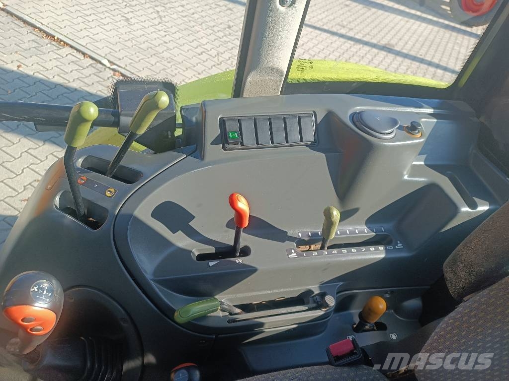 CLAAS Axos 330 CX Traktori