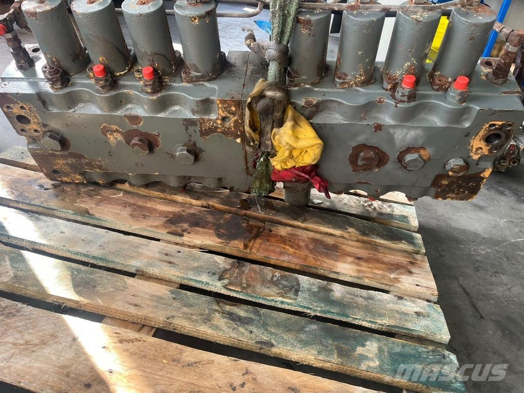 Liebherr R974B valve bank Electronics