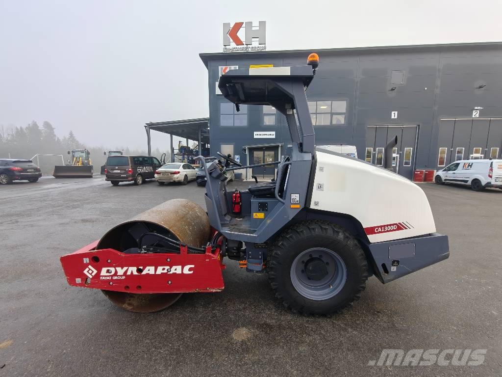Dynapac CA 1300 D مداحل أحادية الأسطوانة