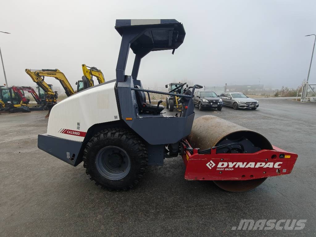 Dynapac CA 1300 D مداحل أحادية الأسطوانة
