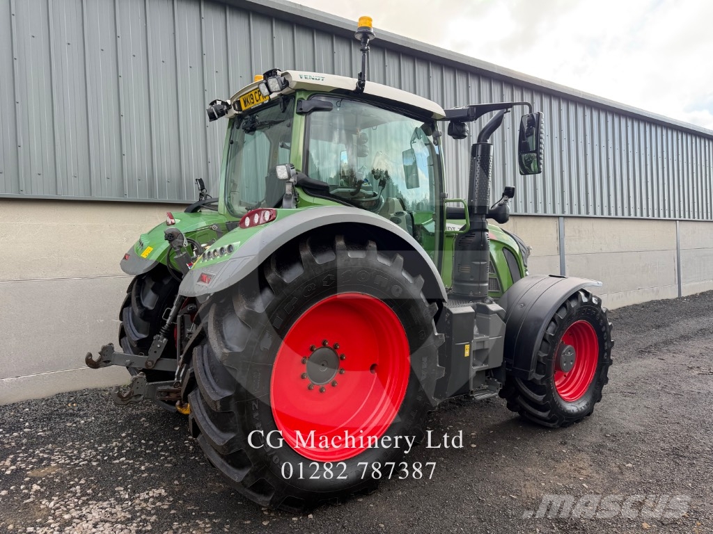 Fendt 724 Profi Plus Трактори
