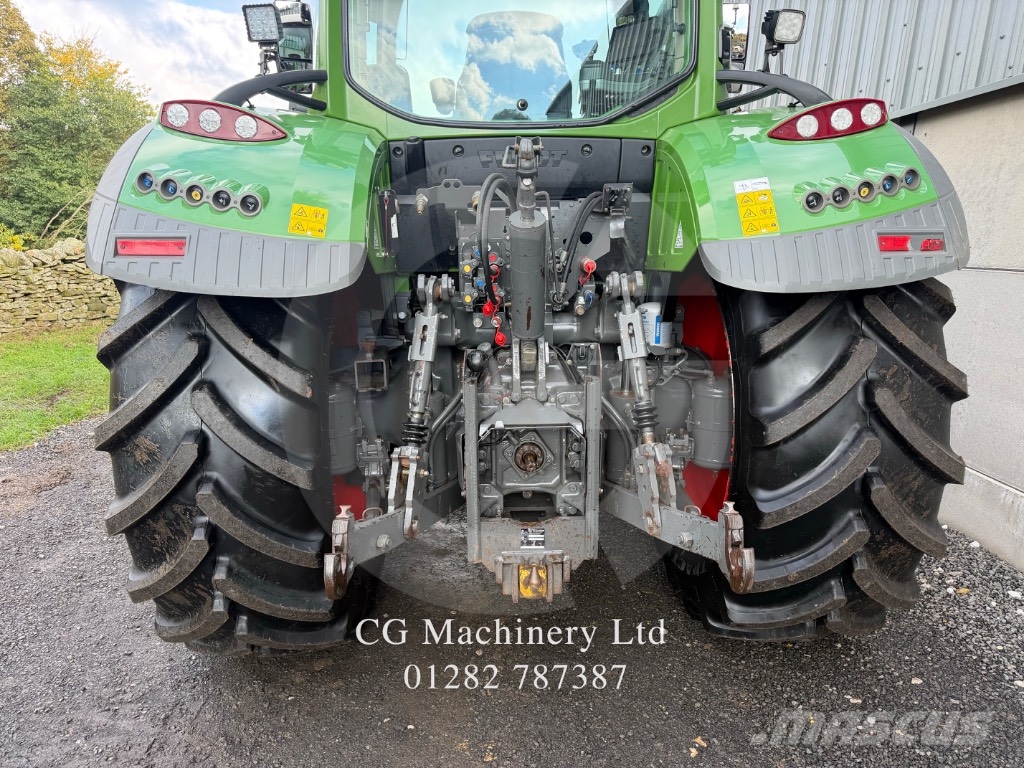 Fendt 724 Profi Plus Трактори