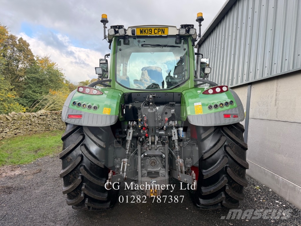 Fendt 724 Profi Plus Трактори