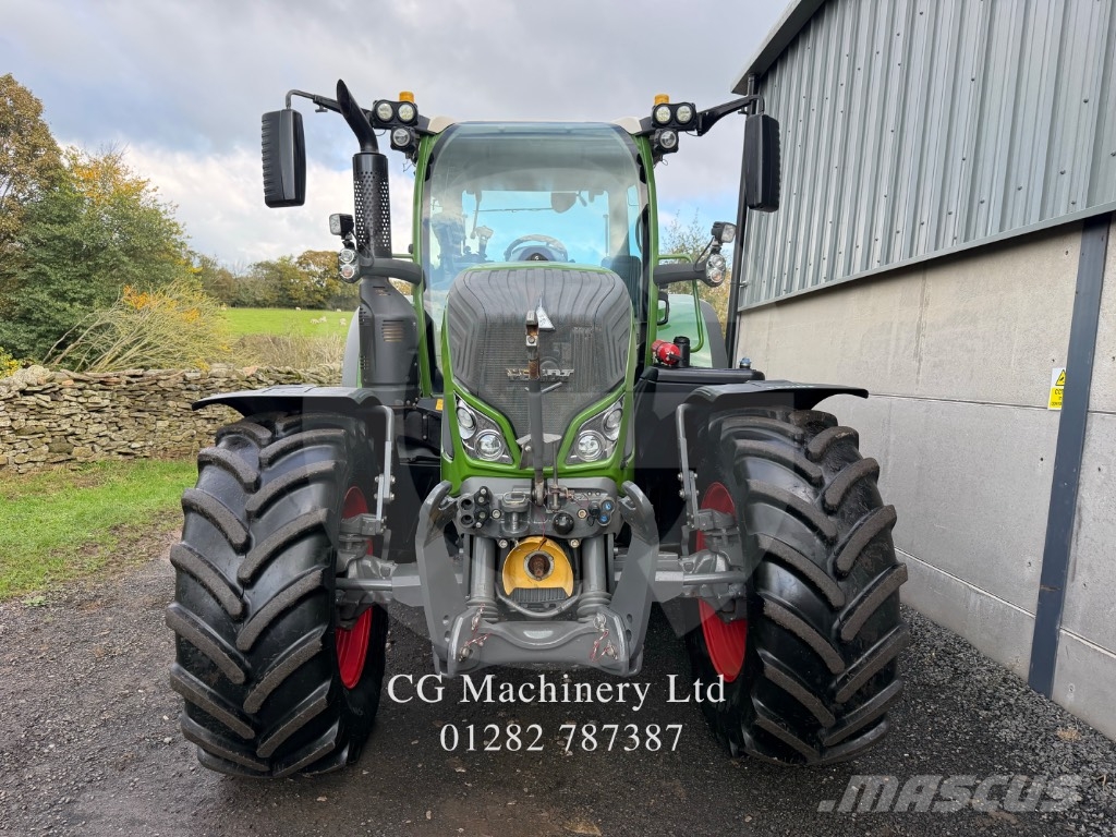 Fendt 724 Profi Plus Трактори