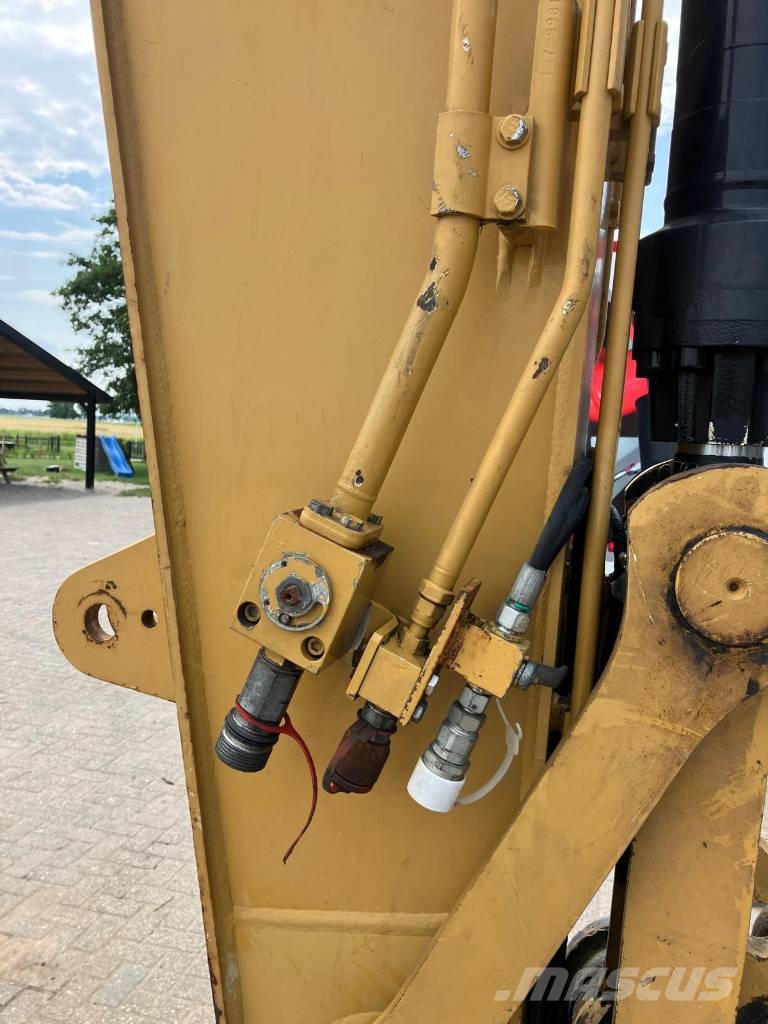 CAT 319 D L Escavatori cingolati