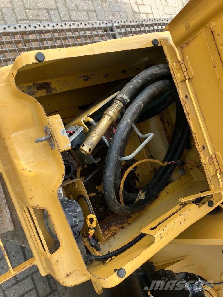 CAT 319 D L Escavatori cingolati