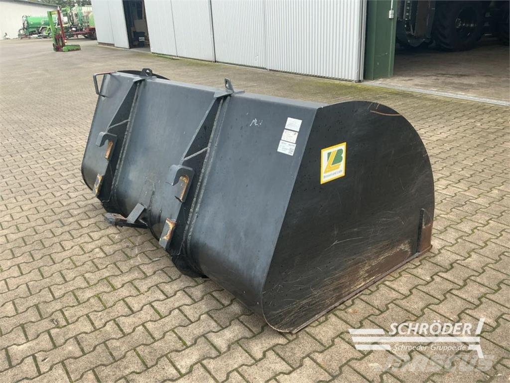 Bressel GROßVOLUMENSCHAUFEL L 2,40 M | MERLO ZM2 Vidlica