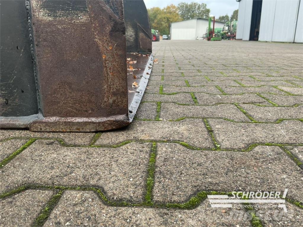 Bressel GROßVOLUMENSCHAUFEL L 2,40 M | MERLO ZM2 Vidlica