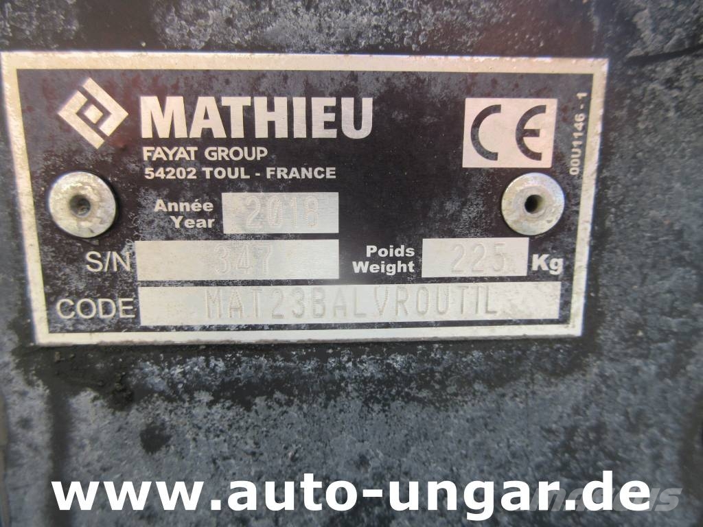 Mathieu MC210 Frontbesen mit Aufnahme 3. Besen Frontanbau Lakaisukoneet