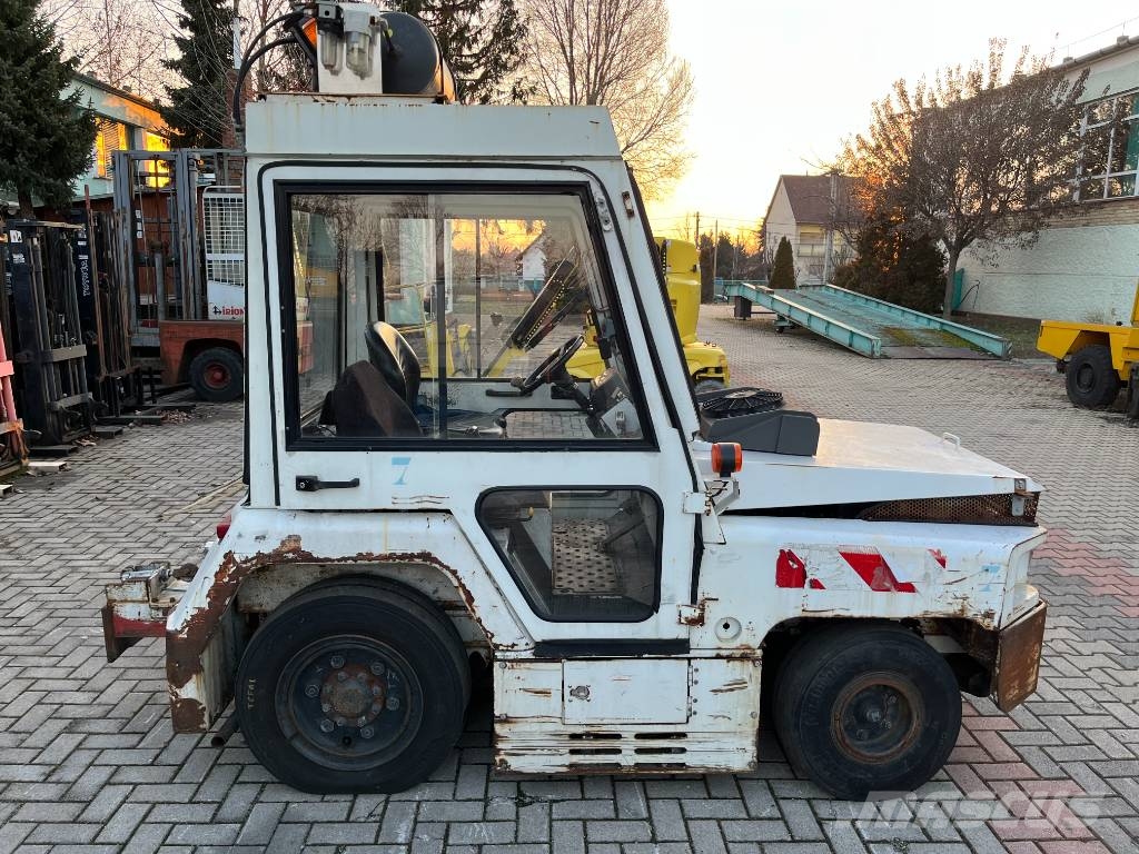Nissan RV-02 V-3946 EO Airport equipment
