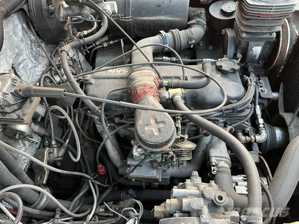Nissan RV-02 V-3946 EO Airport equipment