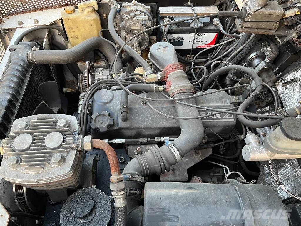 Nissan RV-02 V-3946 EO Airport equipment