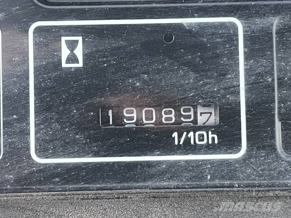 Nissan RV-02 V-3946 EO Airport equipment