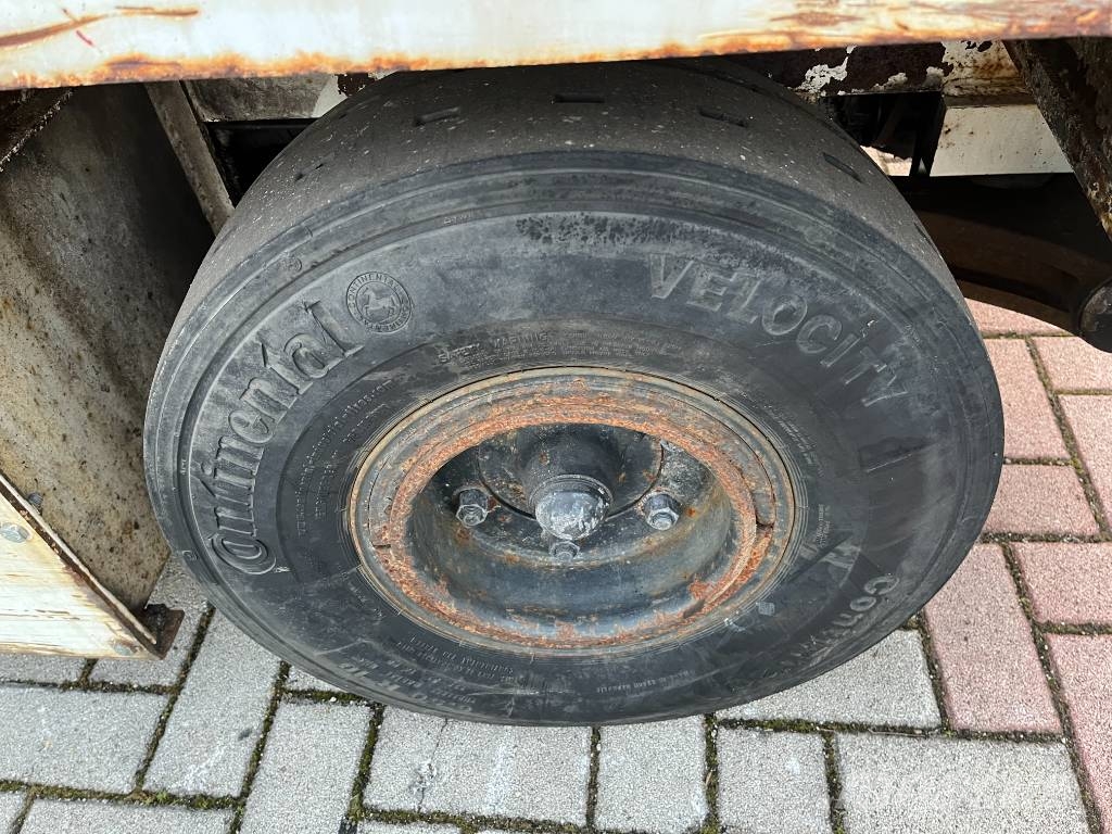 Nissan RV-02 V-3946 EO Airport equipment