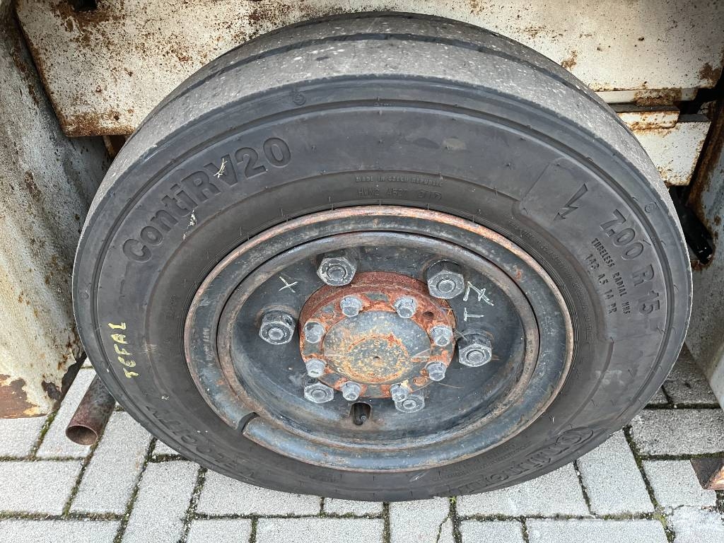 Nissan RV-02 V-3946 EO Airport equipment