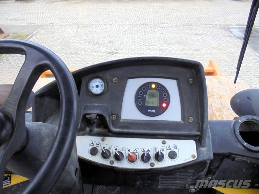 Bomag BW 211 D-4 Vienvalča grunts veltņi