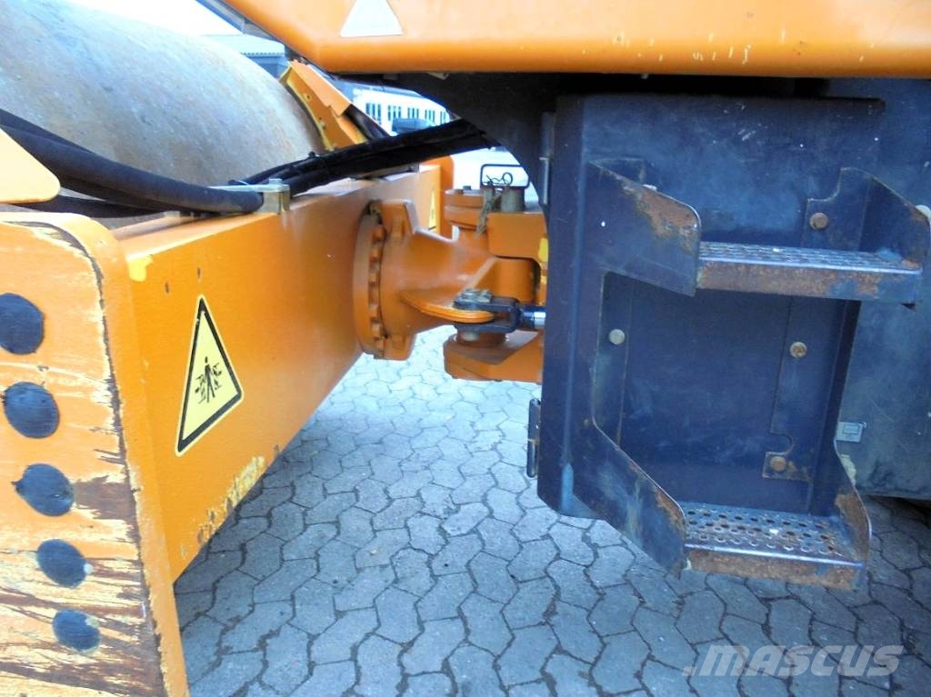 Bomag BW 211 D-4 Vienvalča grunts veltņi
