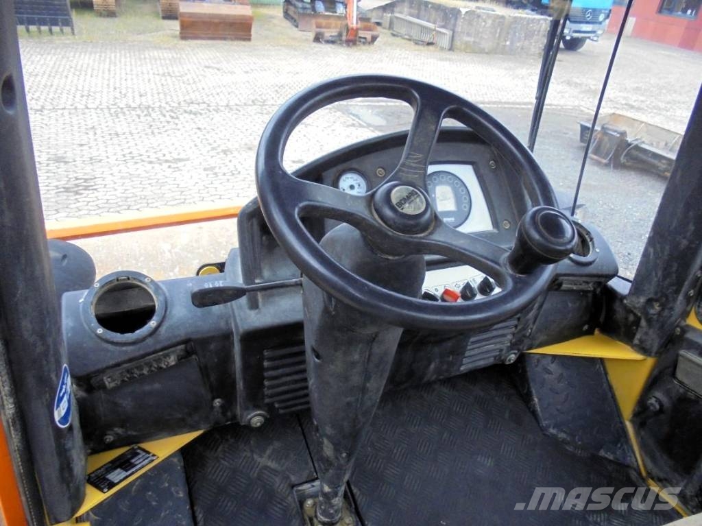 Bomag BW 211 D-4 Vienvalča grunts veltņi