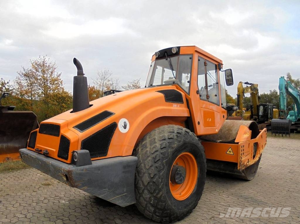 Bomag BW 211 D-4 Vienvalča grunts veltņi