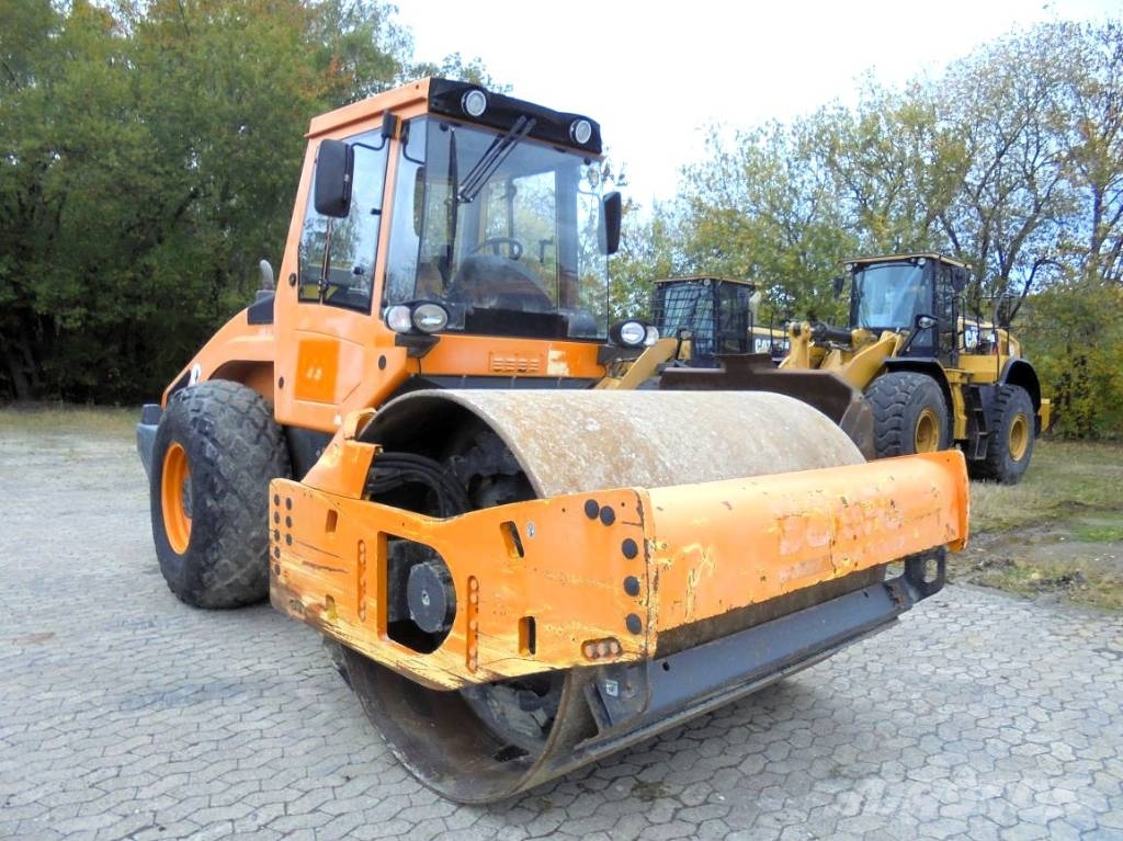 Bomag BW 211 D-4 Vienvalča grunts veltņi