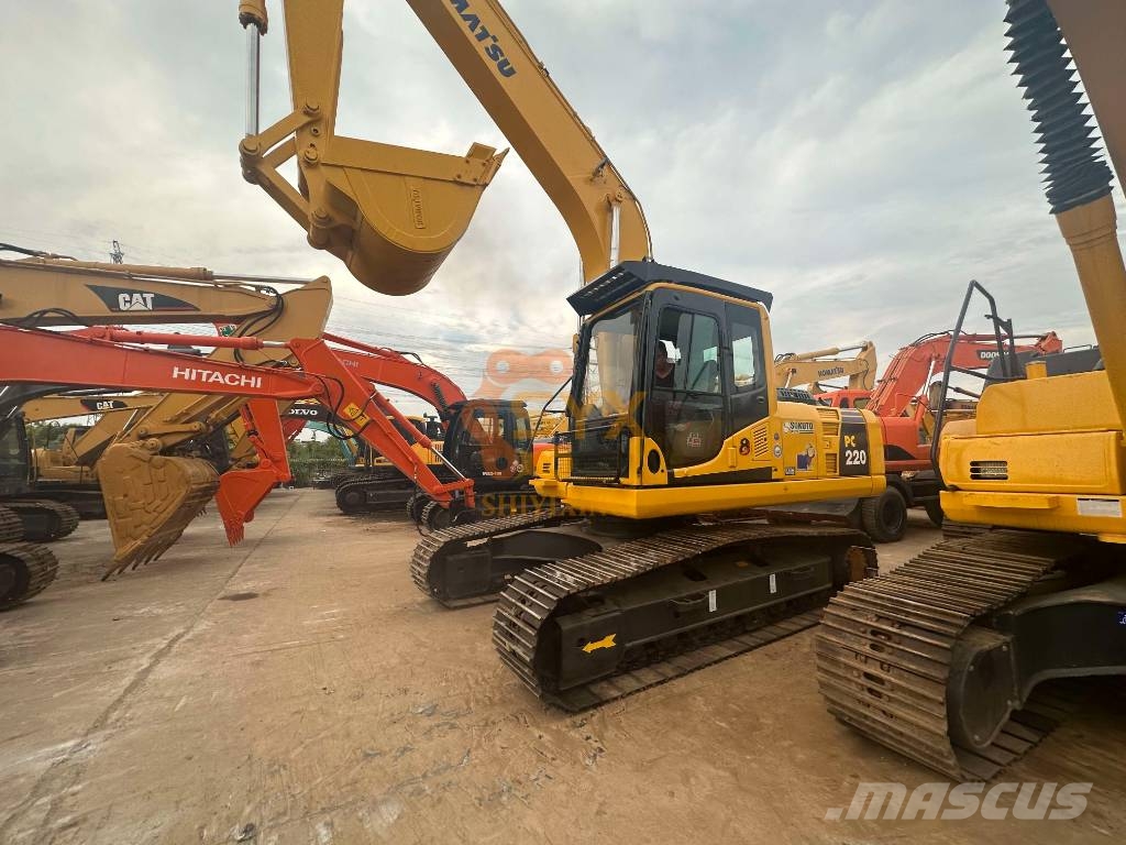 Komatsu PC 220 Gravemaskiner på larvebånd